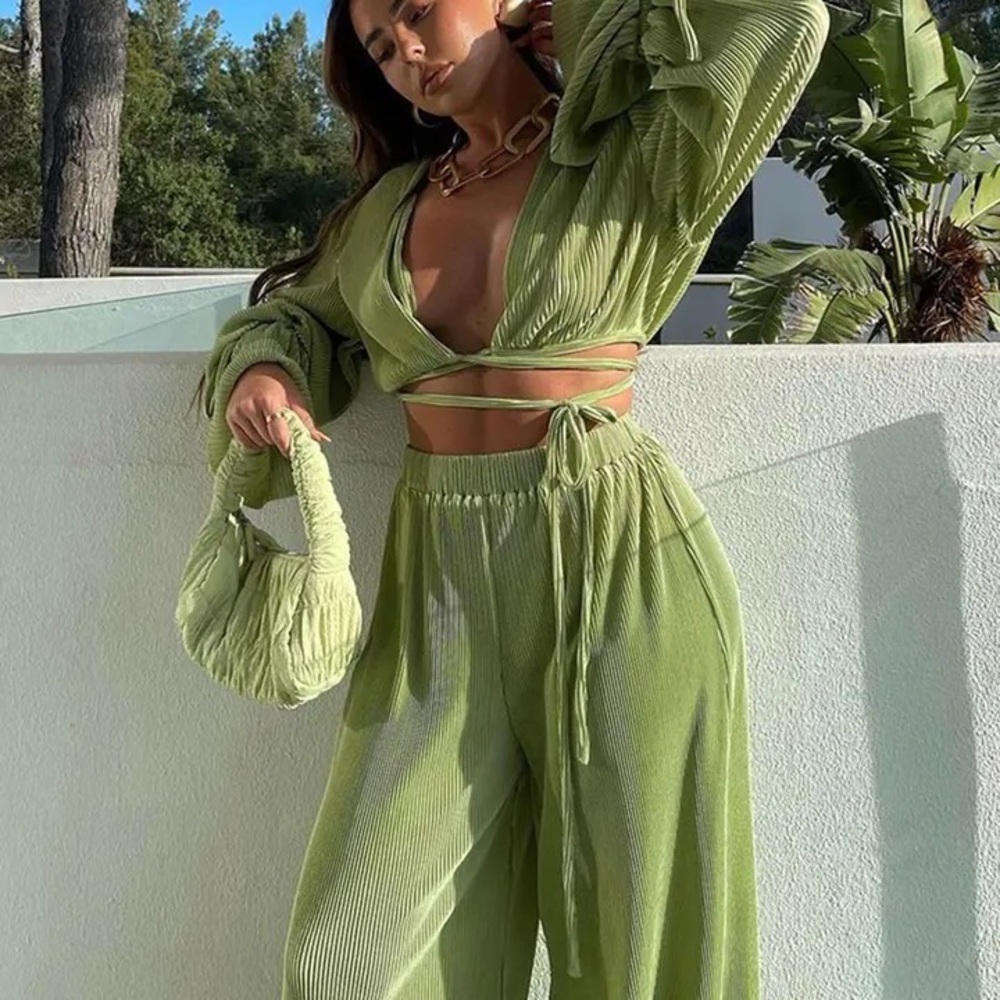 Two piece set